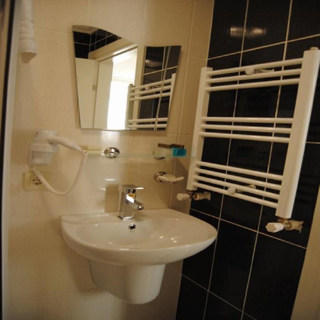 Lotus Hotel Istambul Extérieur photo